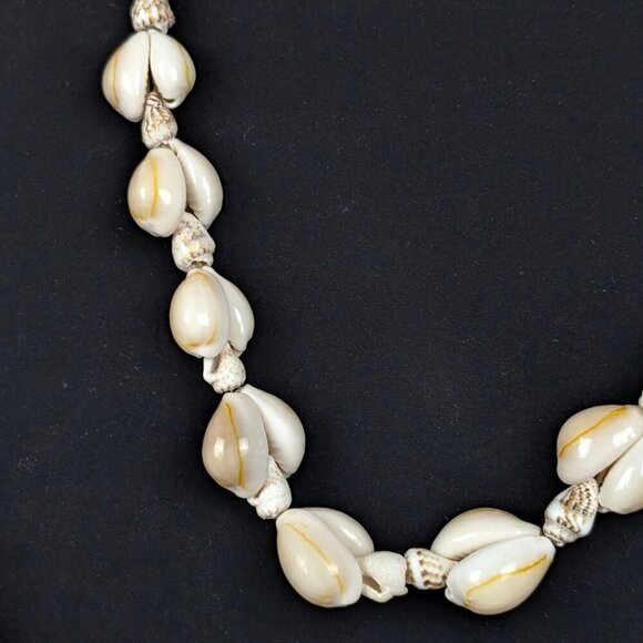 (2/$20) Graduated Shell Infinity Necklace - Picture 3 of 5